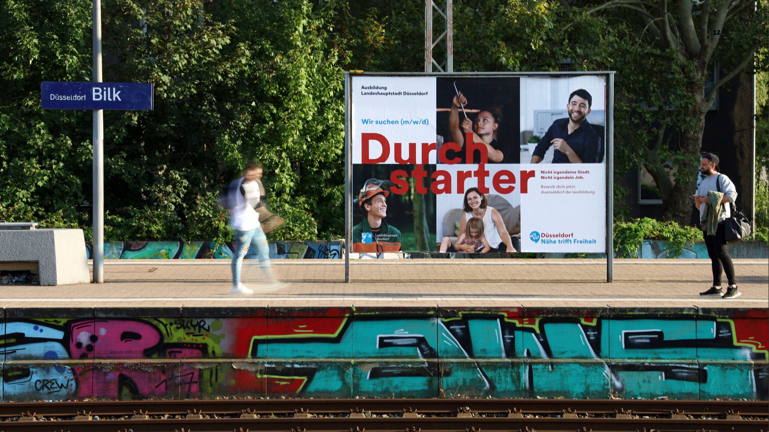 svg+xml;charset=utf dmcgroup