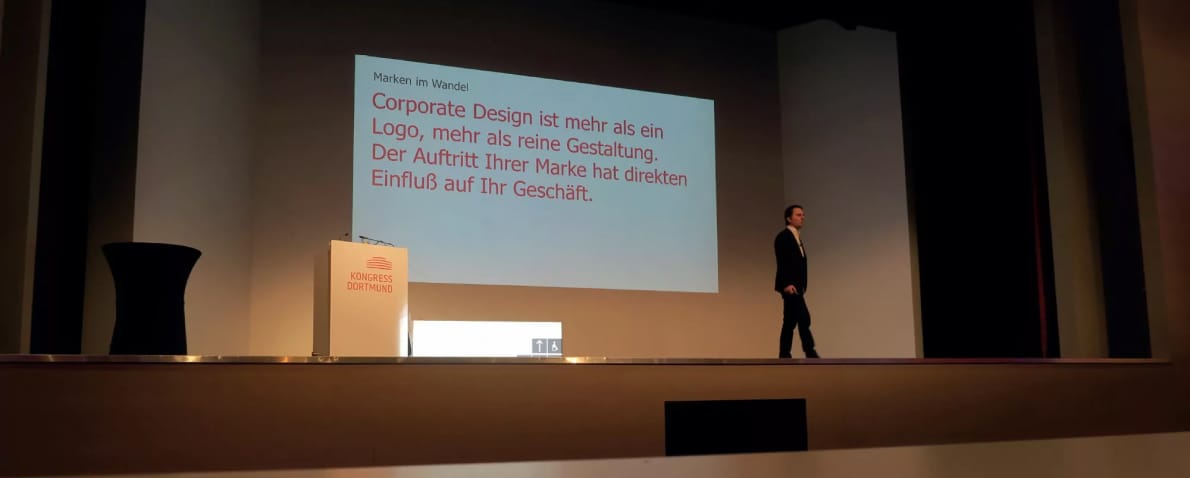 svg+xml;charset=utf dmcgroup