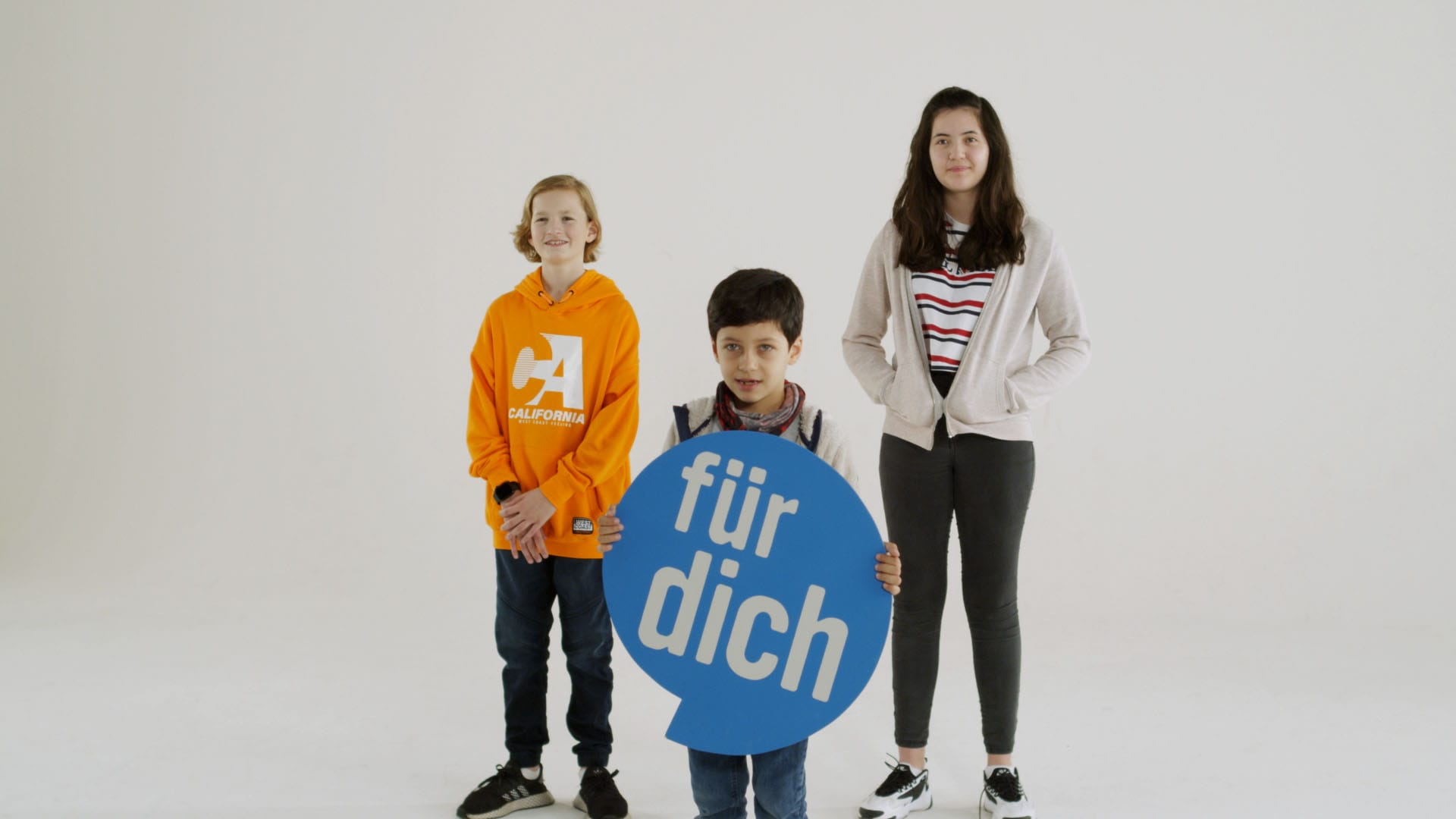 svg+xml;charset=utf dmcgroup