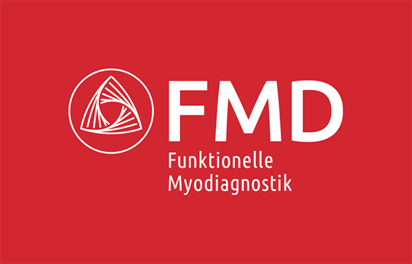 FMD – Logo Design – Negative auf rotem Hintergrund